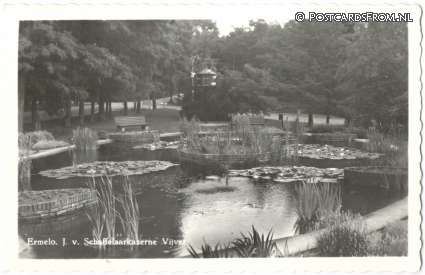 ansichtkaart: Ermelo, J. v. Schaffelaarkazerne. Vijver