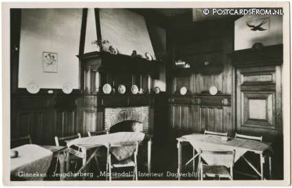 ansichtkaart: Ginneken, Jeugdherberg 'Mariendal', Interieur Dagverblijf