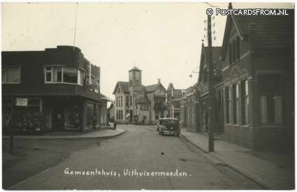 ansichtkaart: Uithuizermeeden, Gemeentehuis