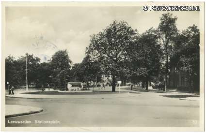 ansichtkaart: Leeuwarden, Stationsplein