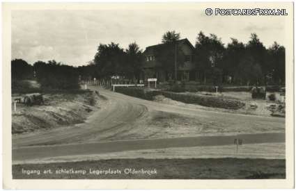 ansichtkaart: Oldebroek Legerplaats, Ingang art. schietkamp