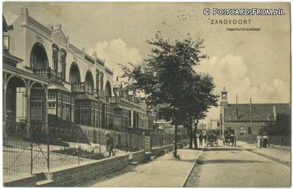 ansichtkaart: Zandvoort, Haarlemmerstraat