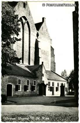 ansichtkaart: Workum, Ingang N.H. Kerk