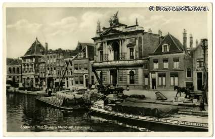 ansichtkaart: Haarlem, Spaarne met Teylers Museum