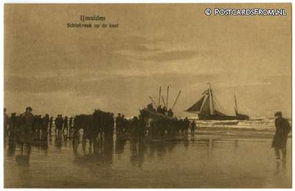 IJmuiden, Schipbreuk op de kust ansichtkaart: IJmuiden, Schipbreuk op de kust