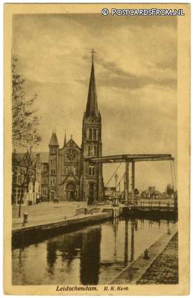 ansichtkaart: Leidschendam, R.K. Kerk