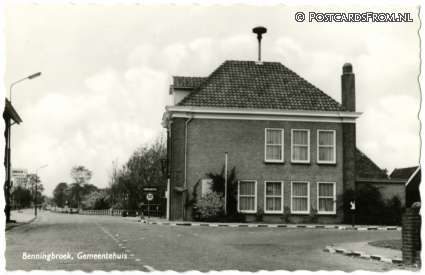 ansichtkaart: Benningbroek, Gemeentehuis