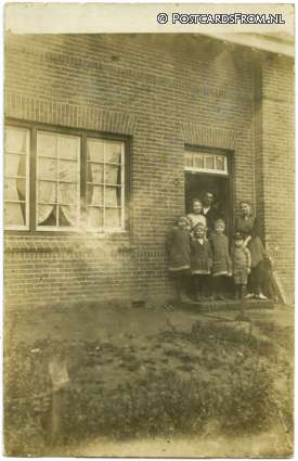 ansichtkaart: Brunssum, ? Schuttersveld. Vijverstraat 27?