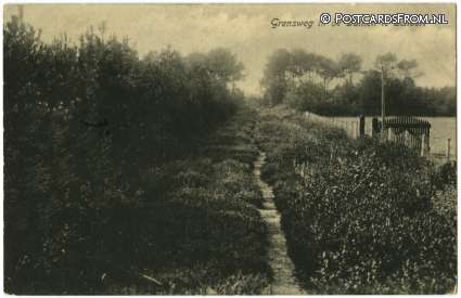 ansichtkaart: Schoorl, Grensweg in de Duinen