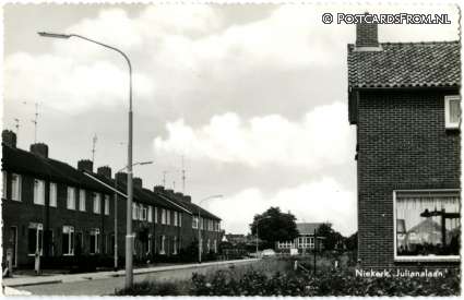 ansichtkaart: Niekerk Grootegast, Julianalaan