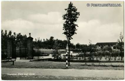 ansichtkaart: Franeker, Park met vijver