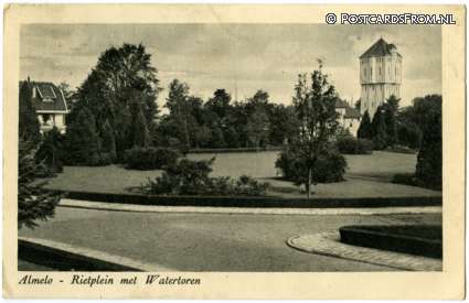 ansichtkaart: Almelo, Rietplein met Watertoren