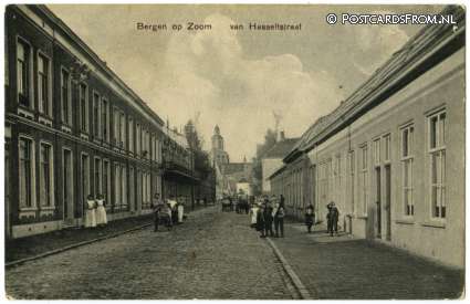 ansichtkaart: Bergen op Zoom, van Hasseltstraat