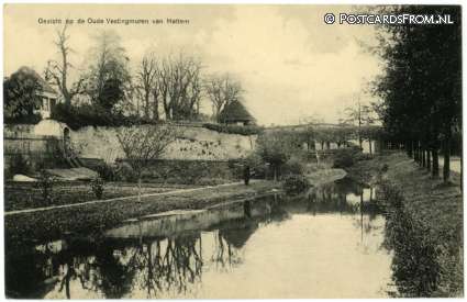 Hattem, Gezicht op de Oude Vestingmuren ansichtkaart: Hattem, Gezicht op de Oude Vestingmuren