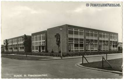 ansichtkaart: Bunde, St. Franciscusschool