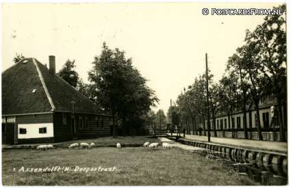 Assendelft, Dorpsstraat ansichtkaart: Assendelft, Dorpsstraat