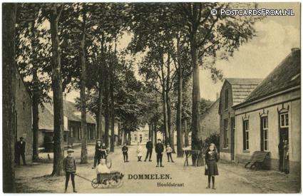 ansichtkaart: Dommelen, Hoofdstraat