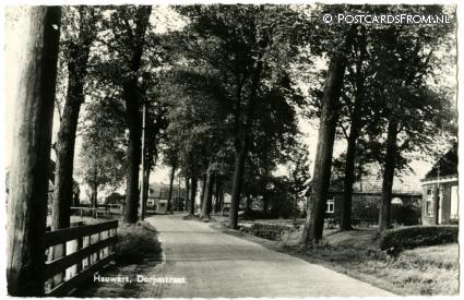 ansichtkaart: Hauwert, Dorpsstraat