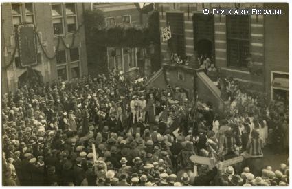 Oudewater, Stadhuis. Feesten ansichtkaart: Oudewater, Stadhuis. Feesten