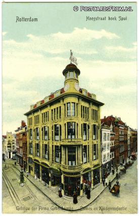 ansichtkaart: Rotterdam, Hoogstraat hoek Spui. Fa. Gebr. Lampe. Dames en Kinderconfectie