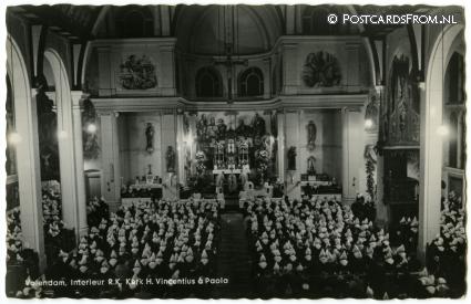 Volendam, Interieur R.K. Kerk H. Vincentius a Paola ansichtkaart: Volendam, Interieur R.K. Kerk H. Vincentius a Paola