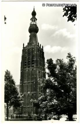 ansichtkaart: Hilvarenbeek, Vrijthof met Toren