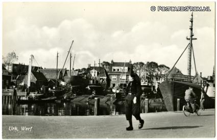 ansichtkaart: Urk, Werf