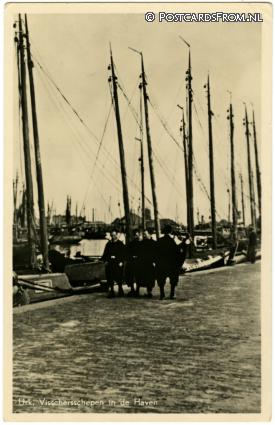 Urk, Visschersschepen in de Haven ansichtkaart: Urk, Visschersschepen in de Haven