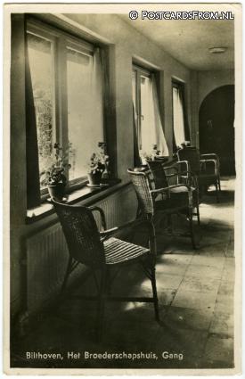 ansichtkaart: Bilthoven, Het Broederschapshuis. Gang