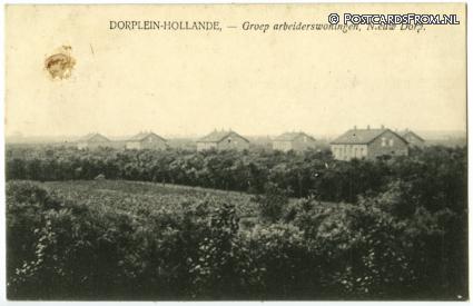 ansichtkaart: Budel-Dorplein, Dorplein. Groep arbeiderswoningen. Nieuw Dorp