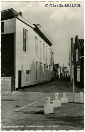 ansichtkaart: Brouwershaven, Hotel-Restaurant 'Jac. Cats'. Expl. J. Zoeter