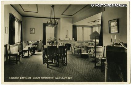 ansichtkaart: Wijk aan Zee, Groote Zitkamer 'Huize Henriette'