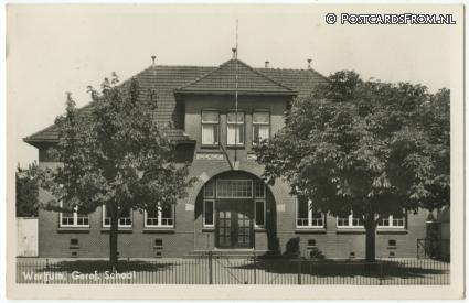 ansichtkaart: Warffum, Geref. School