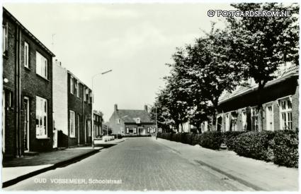 ansichtkaart: Oud-Vossemeer, Schoolstraat