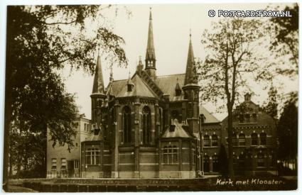 ansichtkaart: Voorschoten, Kerk met Klooster. Bijdorp. Pensionaat O.L.V. v. Lourdes