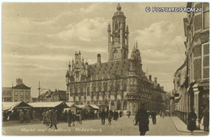 ansichtkaart: Middelburg, Markt met Stadhuis