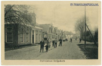ansichtkaart: Grijpskerk, Stationstraat