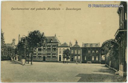ansichtkaart: Zevenaar, Openbareschool met gedeelte Marktplein