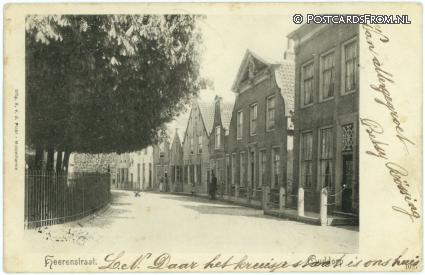ansichtkaart: Ouddorp, Heerenstraat