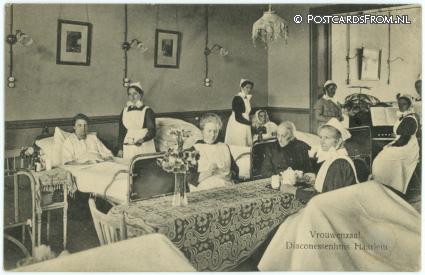 ansichtkaart: Haarlem, Diaconessenhuiss. Vrouwenzaal