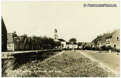 ansichtkaart: Sint Jacobiparochie, Zuideinde met kerk