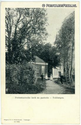 ansichtkaart: Tubbergen, Protestantsche kerk en pastorie