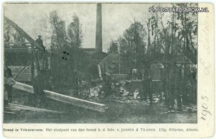 Vriezenveen, Het eindpunt van den brand b.d. fabr. Jansen en Tilanus ansichtkaart: Vriezenveen, Het eindpunt van den brand b.d. fabr. Jansen en Tilanus