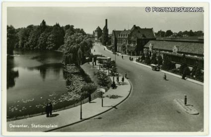 ansichtkaart: Deventer, Stationsplein