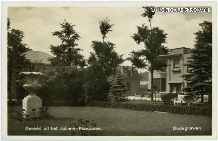 ansichtkaart: Bodegraven, Gezicht uit het Juliana-Plantsoen
