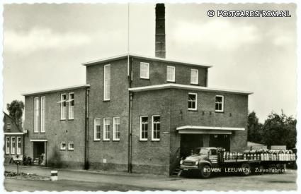 ansichtkaart: Boven-Leeuwen, Zuivelfabriek