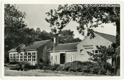 ansichtkaart: Weerselo, R.K. Huishoudschool