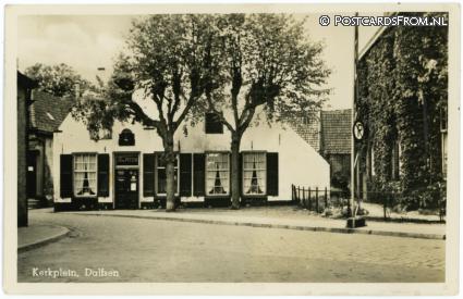 ansichtkaart: Dalfsen, Kerkplein