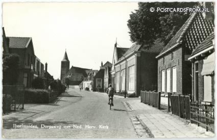 ansichtkaart: IJsselmuiden, Dorpsweg met Ned. Herv. Kerk