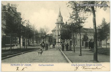 ansichtkaart: Bergen op Zoom, Guillaumestraat